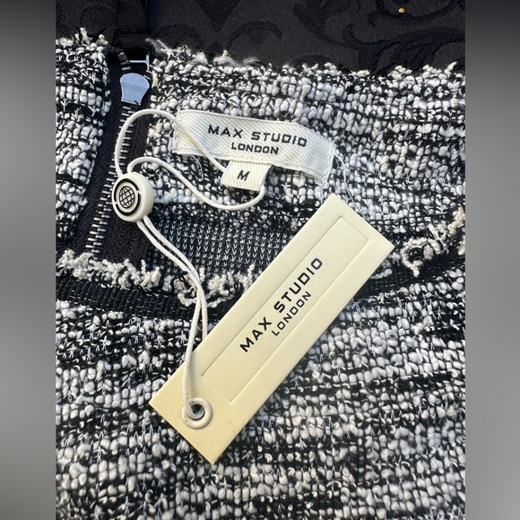 NWT Max Studio London dress size M
Pit to pit: 17”
Length: 33” - Picture 4 of 6